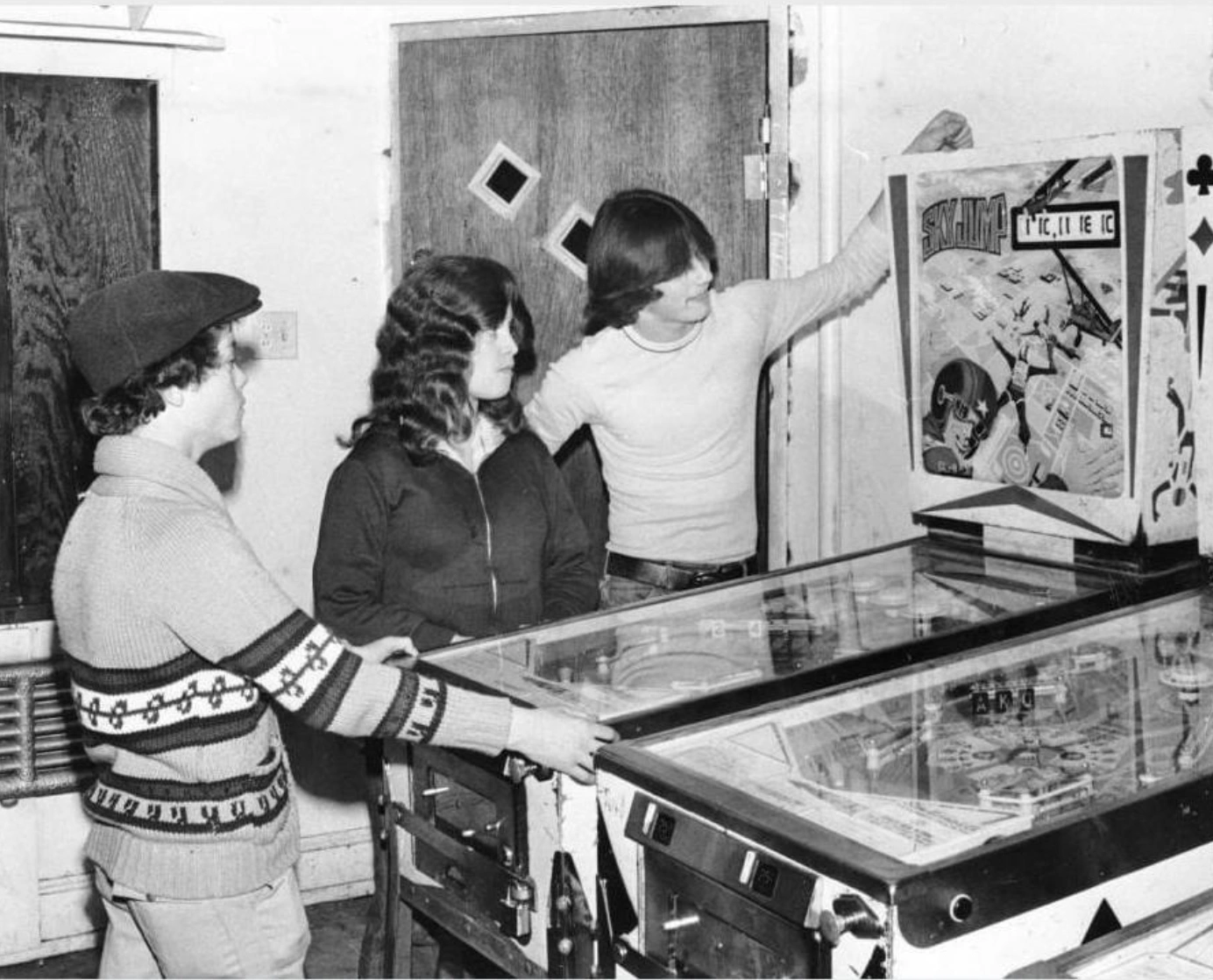 18 Vintage Pinball Masters Who Scored Big: A Snap Collection