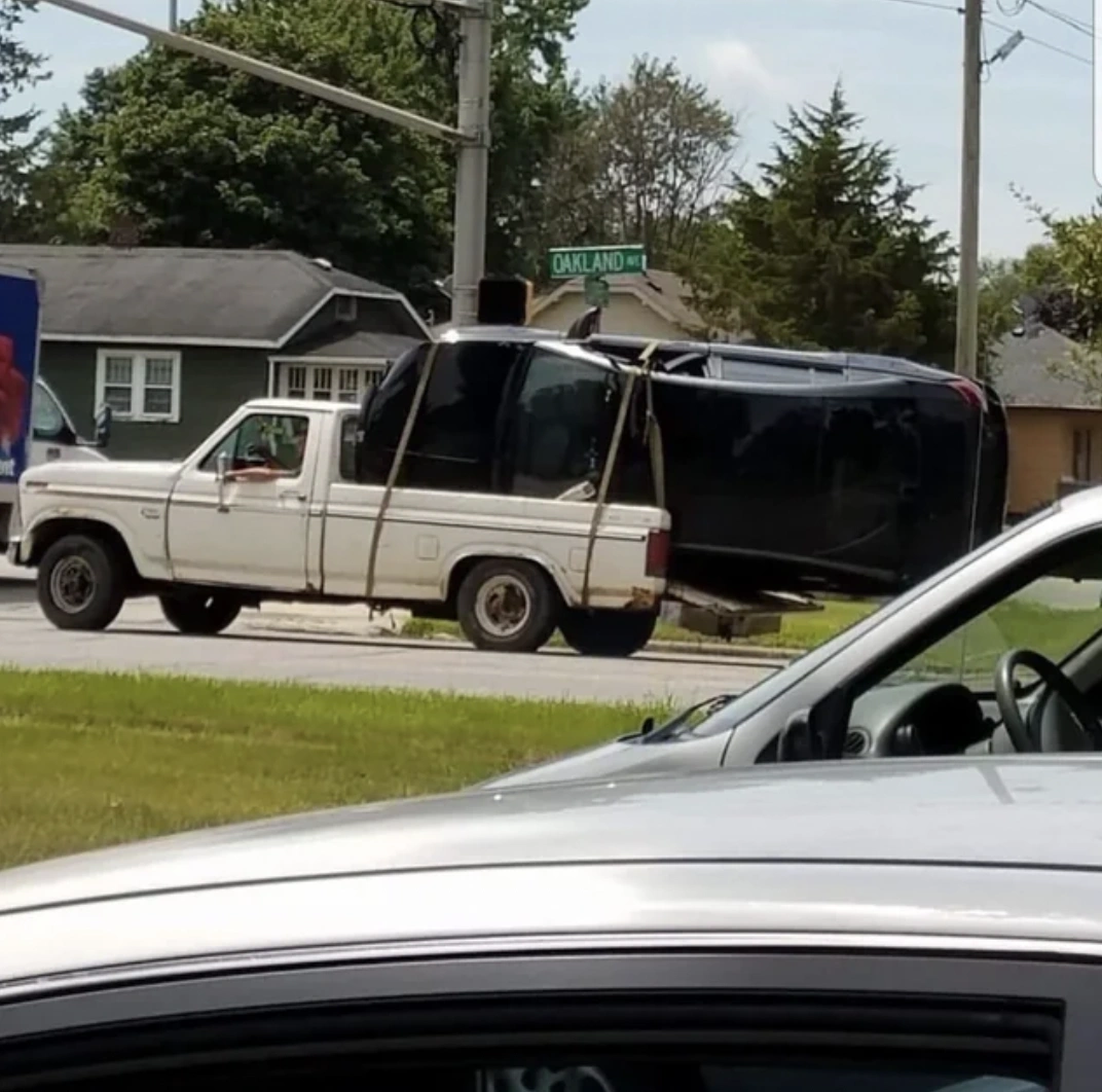 21 Big Rigs Transporting Enormous Cargo