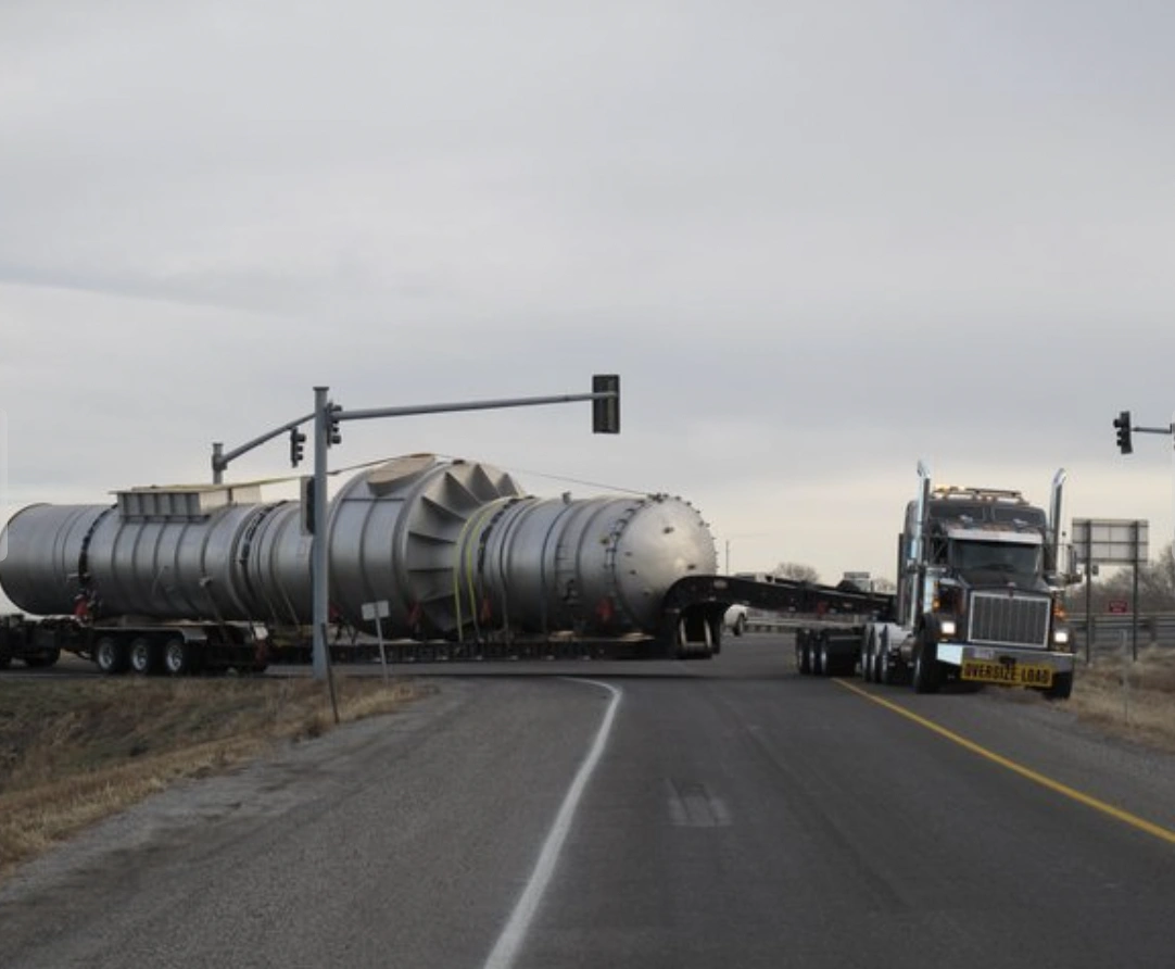 21 Big Rigs Transporting Enormous Cargo