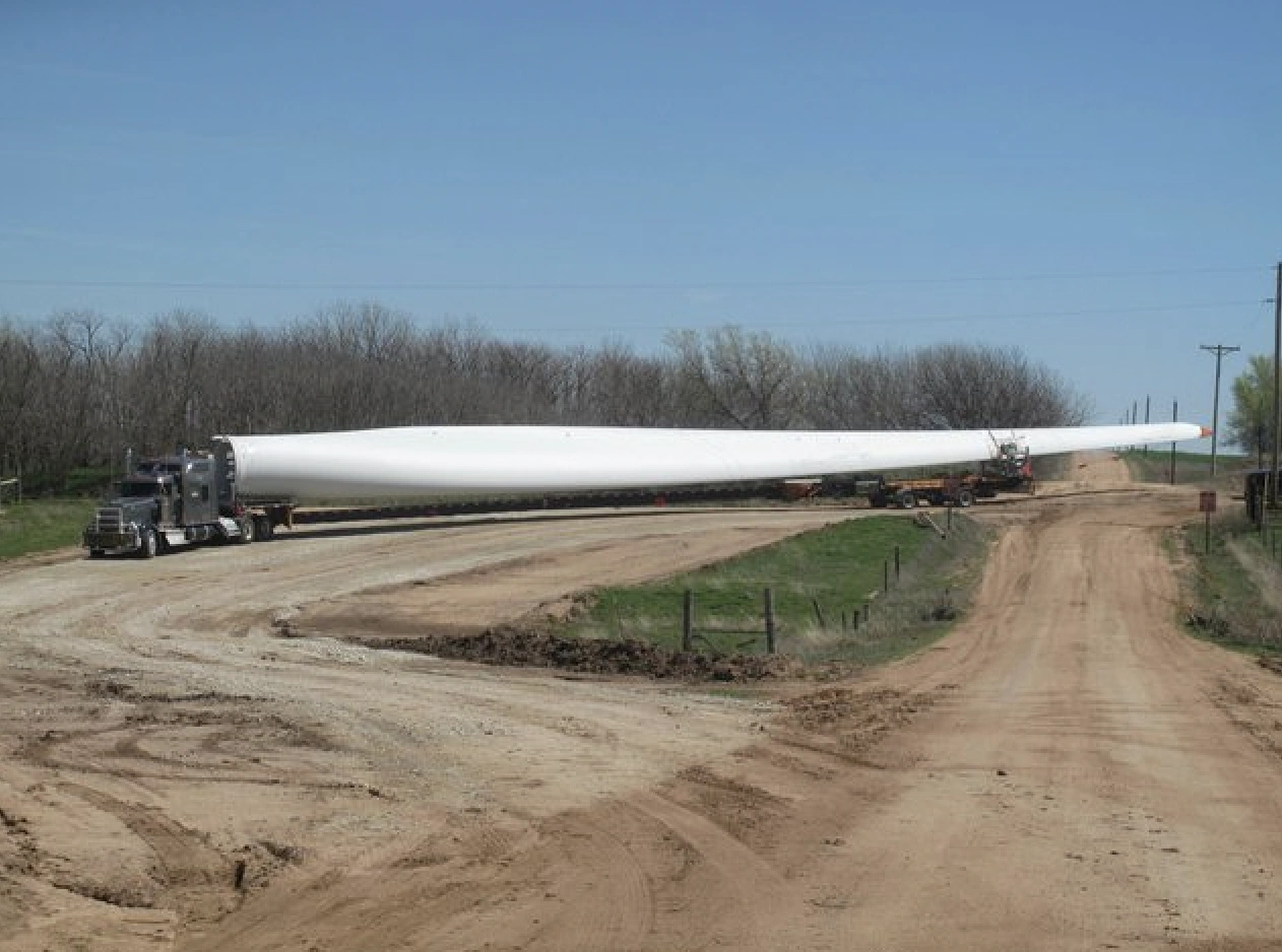 21 Big Rigs Transporting Enormous Cargo