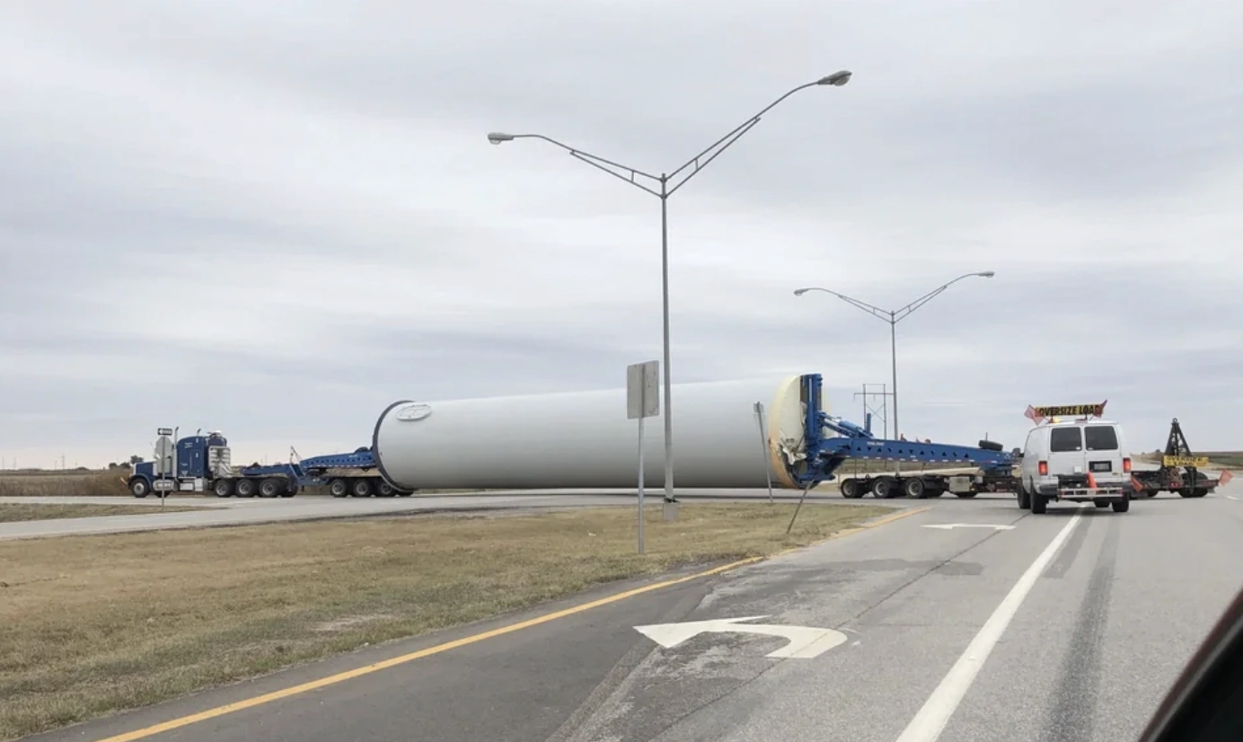 21 Big Rigs Transporting Enormous Cargo