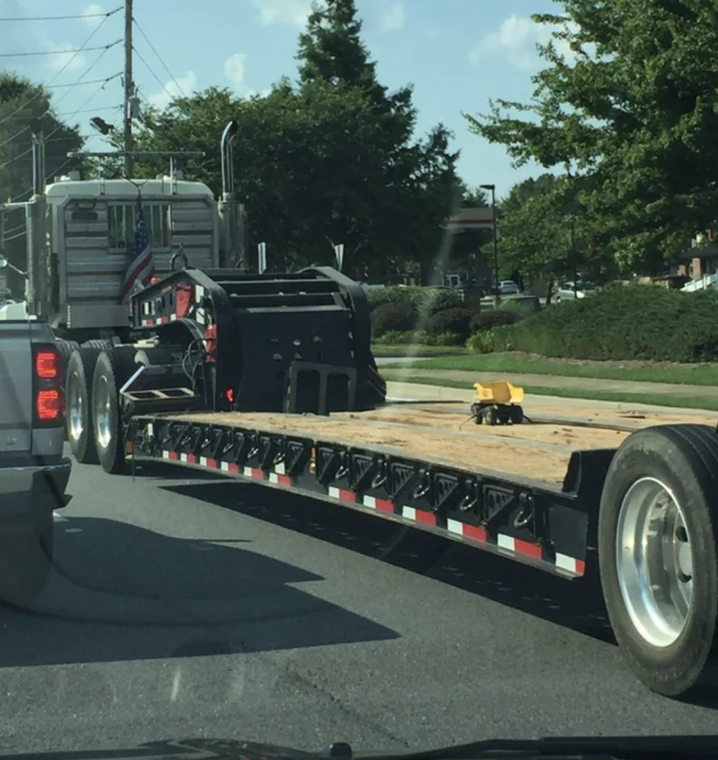 21 Big Rigs Transporting Enormous Cargo