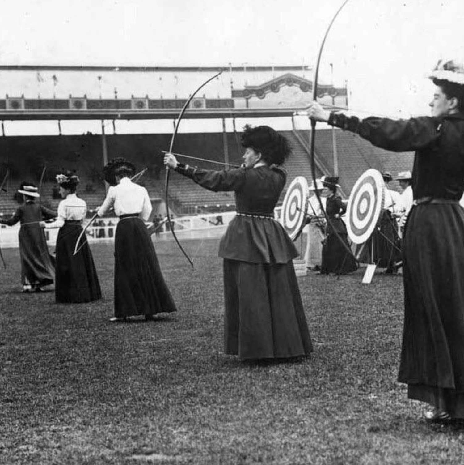 25 Vintage Olympic Photos from the Early Modern Olympiads
