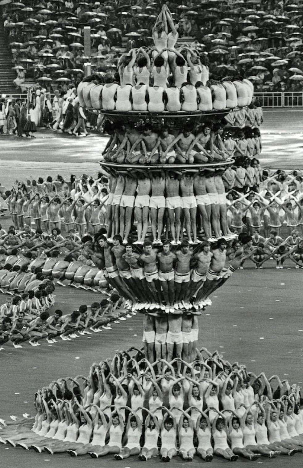 25 Vintage Olympic Photos from the Early Modern Olympiads