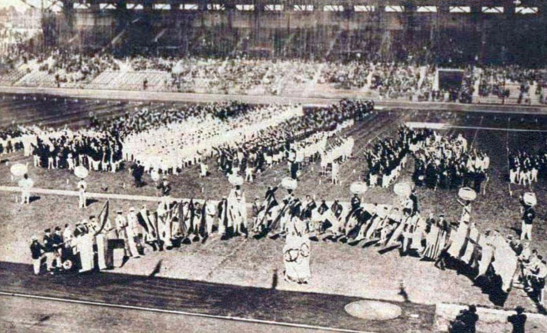 25 Vintage Olympic Photos from the Early Modern Olympiads