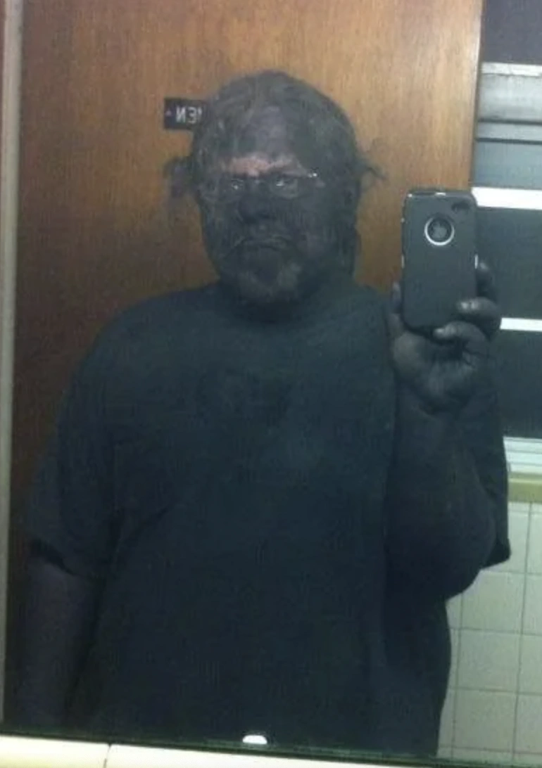21 Gritty Images of Individuals Tackling Tough Jobs