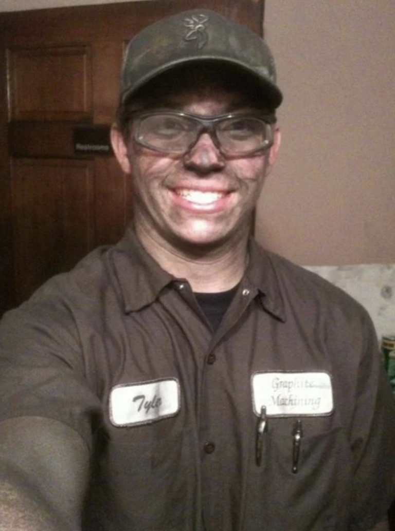 21 Gritty Images of Individuals Tackling Tough Jobs