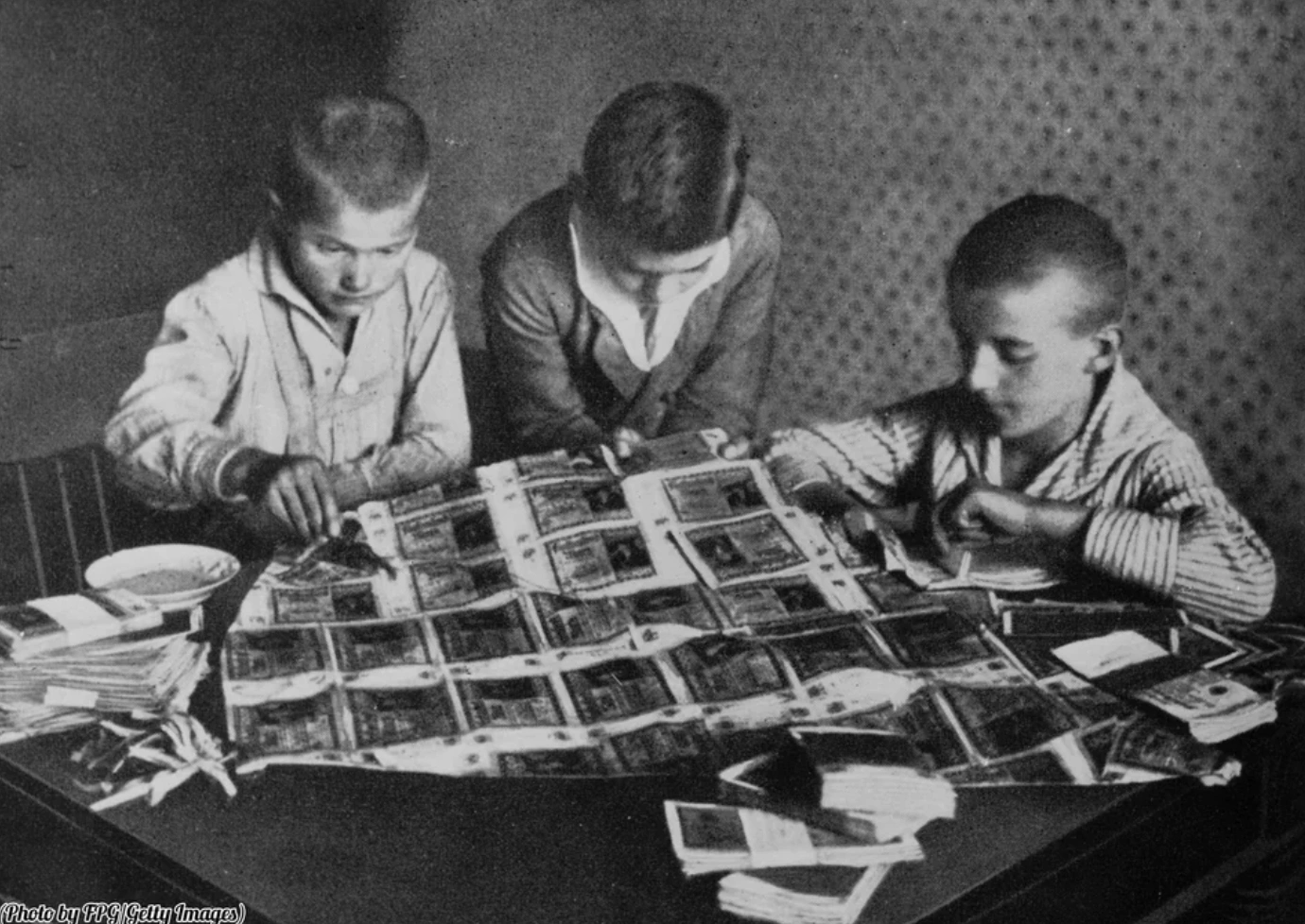 Unbelievable Images: 24 Historical Moments of Hyperinflation Captured on Camera