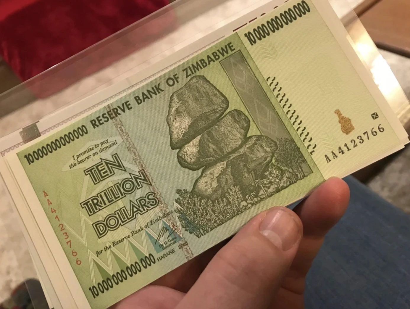 Unbelievable Images: 24 Historical Moments of Hyperinflation Captured on Camera