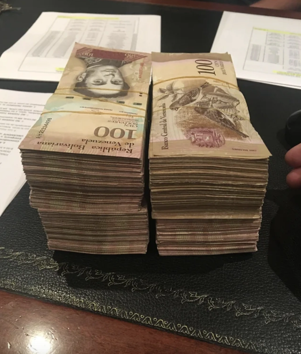 Unbelievable Images: 24 Historical Moments of Hyperinflation Captured on Camera