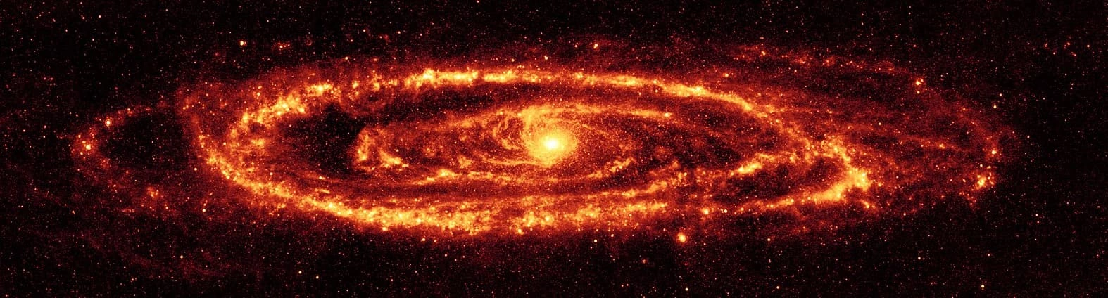 20 Breathtaking Images of the Andromeda Galaxy
