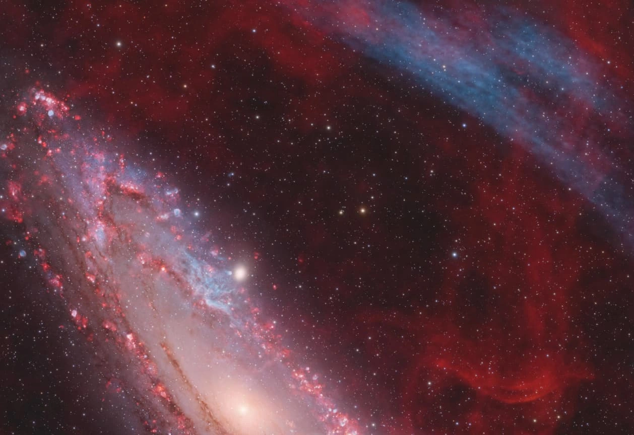 20 Breathtaking Images of the Andromeda Galaxy