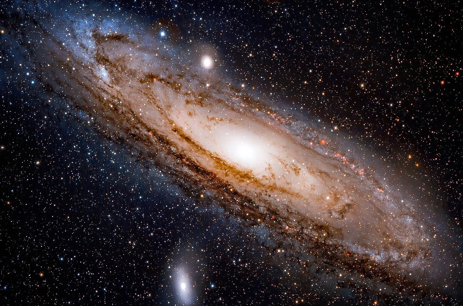 20 Breathtaking Images of the Andromeda Galaxy