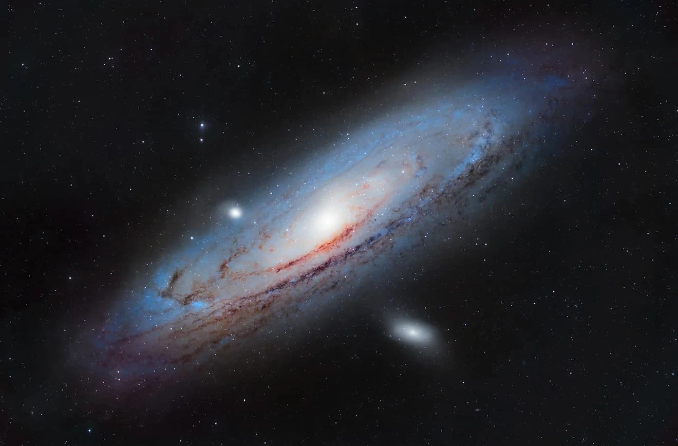 20 Breathtaking Images of the Andromeda Galaxy