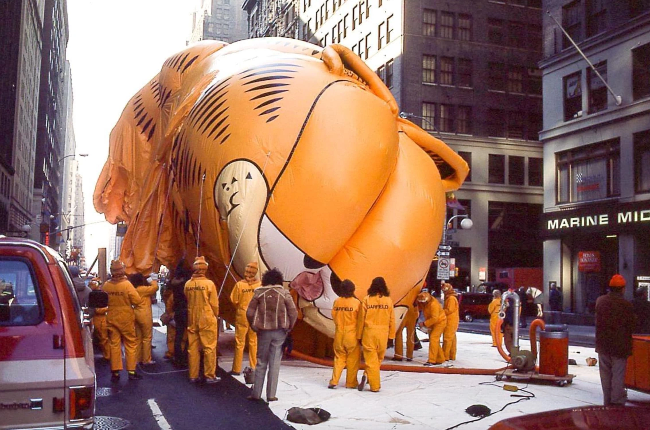 Throwback Thursday: 38 Retro Photos from the '80s and '90s