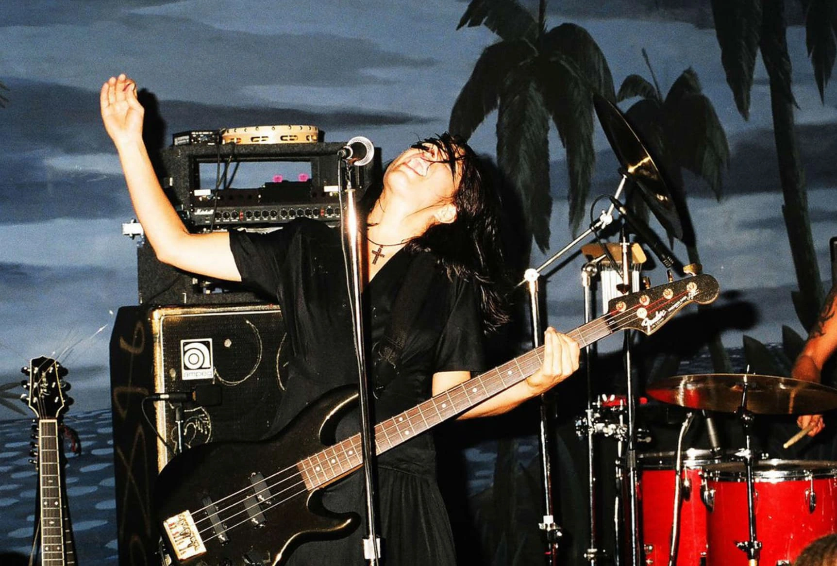 20 Fiery Photos of '90s Celebrities Rocking the Viper Room