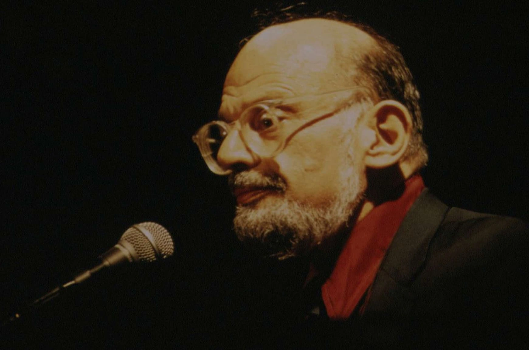 20 Fiery Photos of '90s Celebrities Rocking the Viper Room