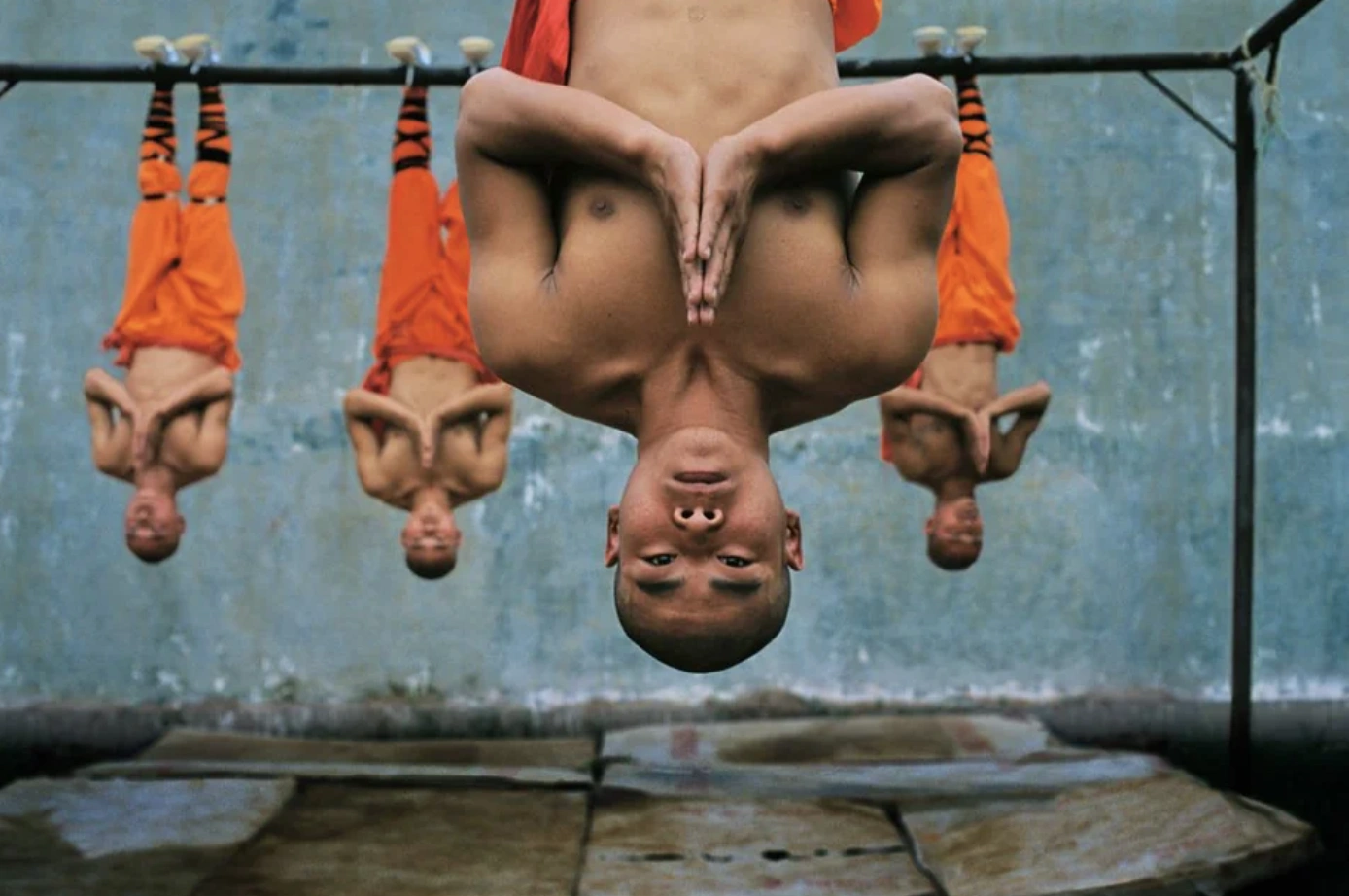 22 Captivating Images of Shaolin Monks Engaged in Traditional Practices