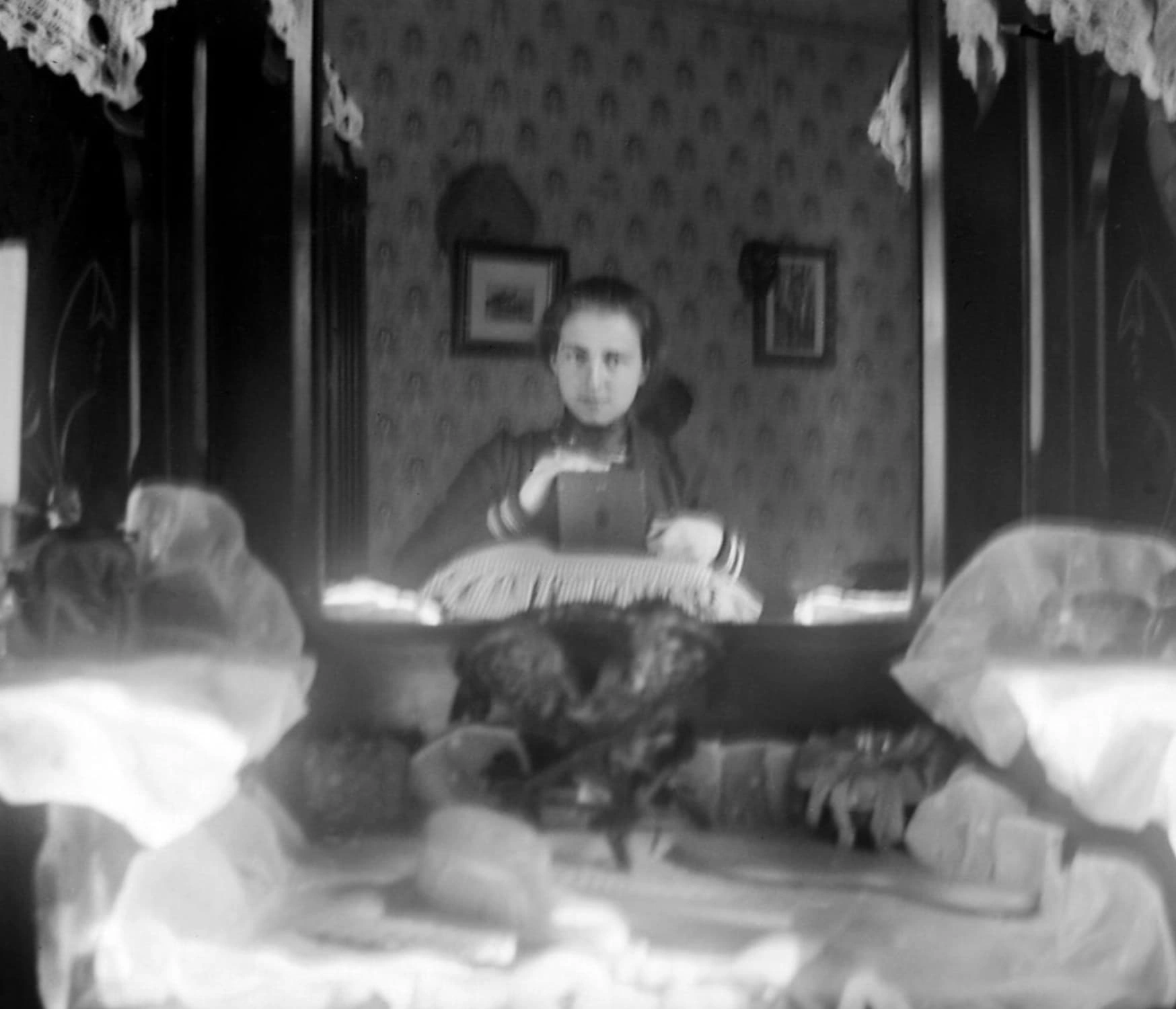 29 Retro Self-Portraits from the Pre-iPhone Era