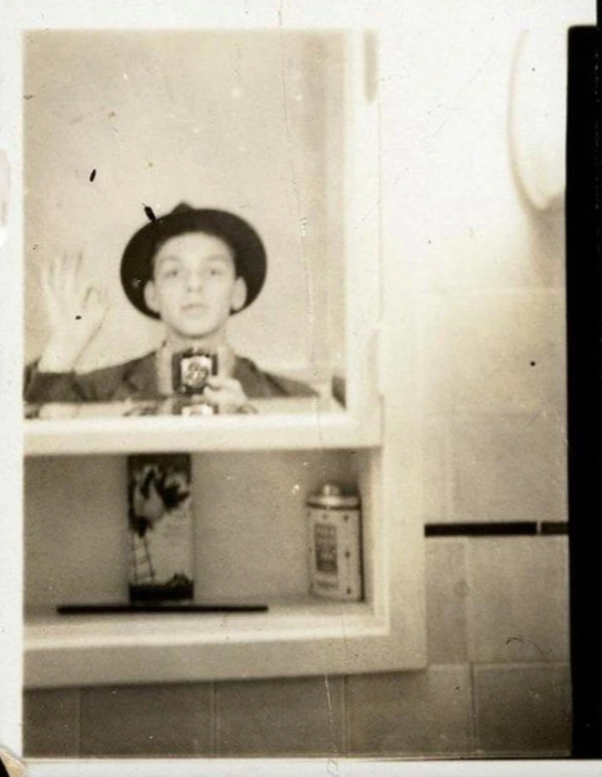 29 Retro Self-Portraits from the Pre-iPhone Era