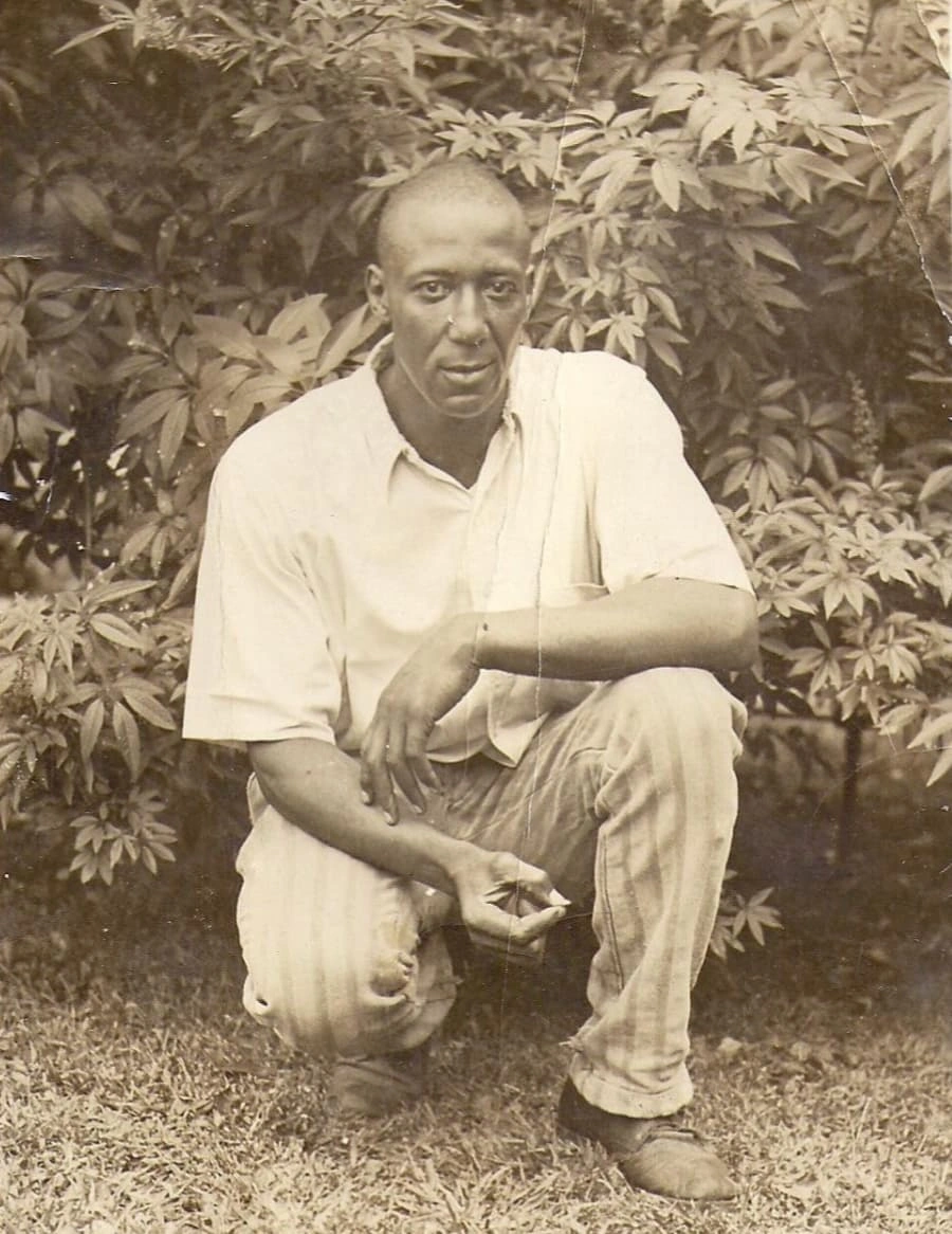 Exploring the Past: 23 Captivating Images of Traditional Cannabis Cultivators