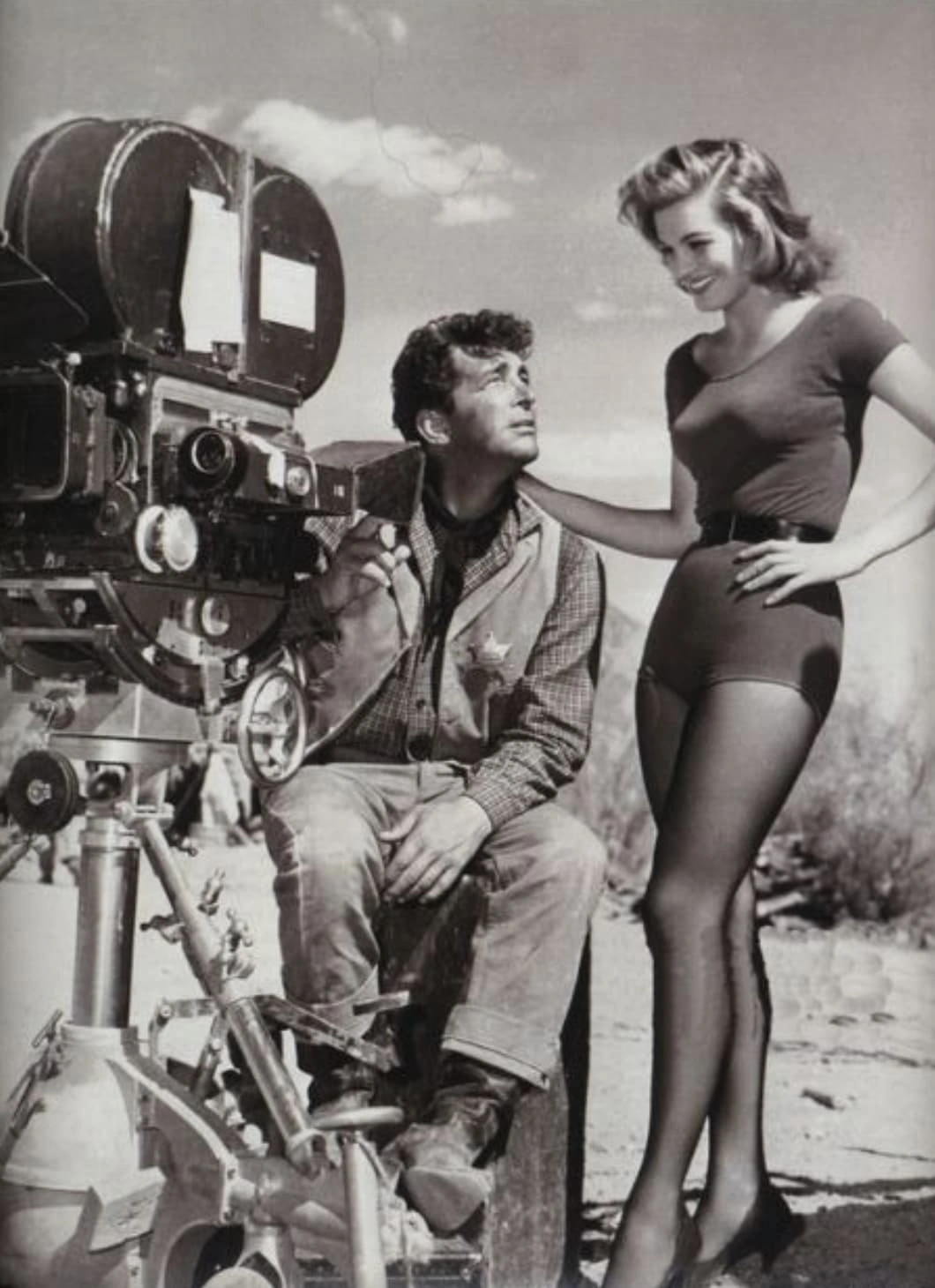 Step Back in Time: 26 Rare Vintage Photos Capturing the Essence of Classic Hollywood Western Films