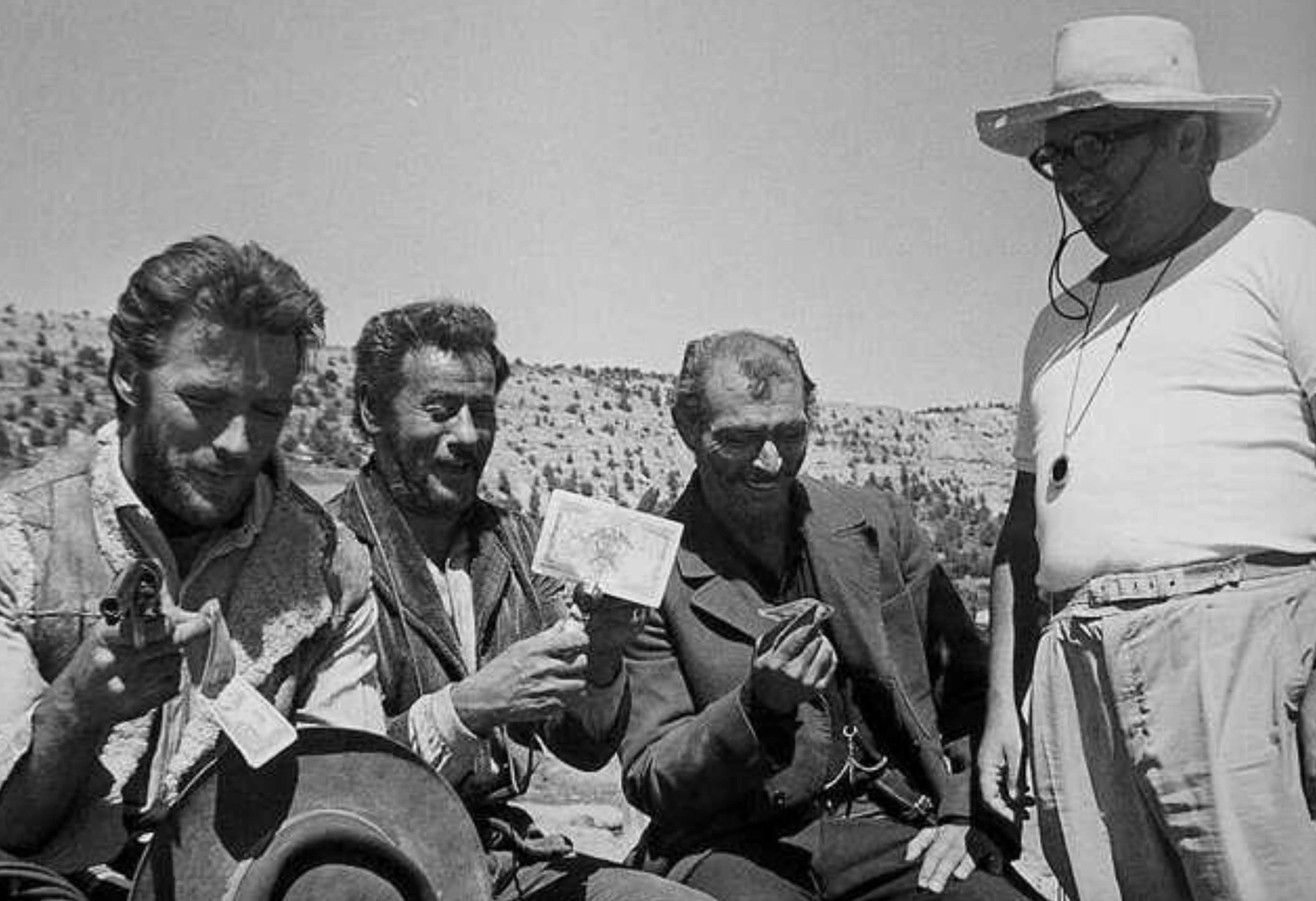 Step Back in Time: 26 Rare Vintage Photos Capturing the Essence of Classic Hollywood Western Films