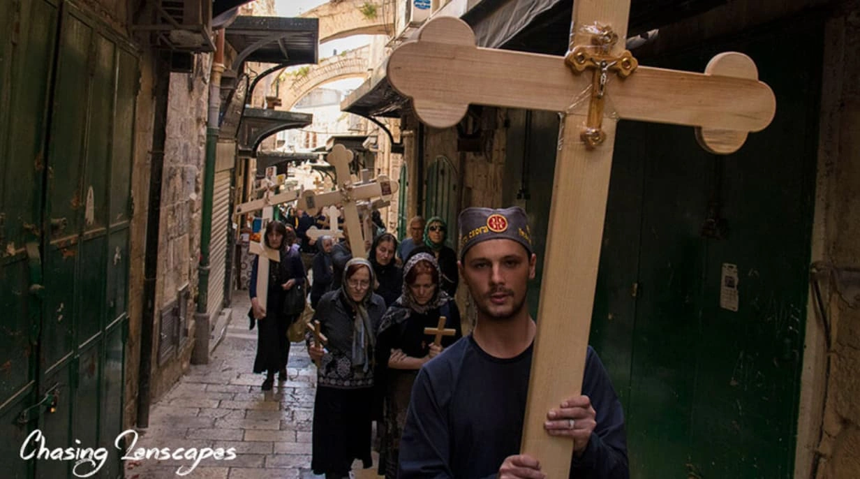 Exploring Cultural Traditions: 22 Captivating Photos of Rituals Around the World