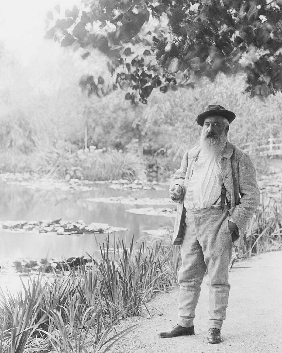 30 Intriguing Historical Images