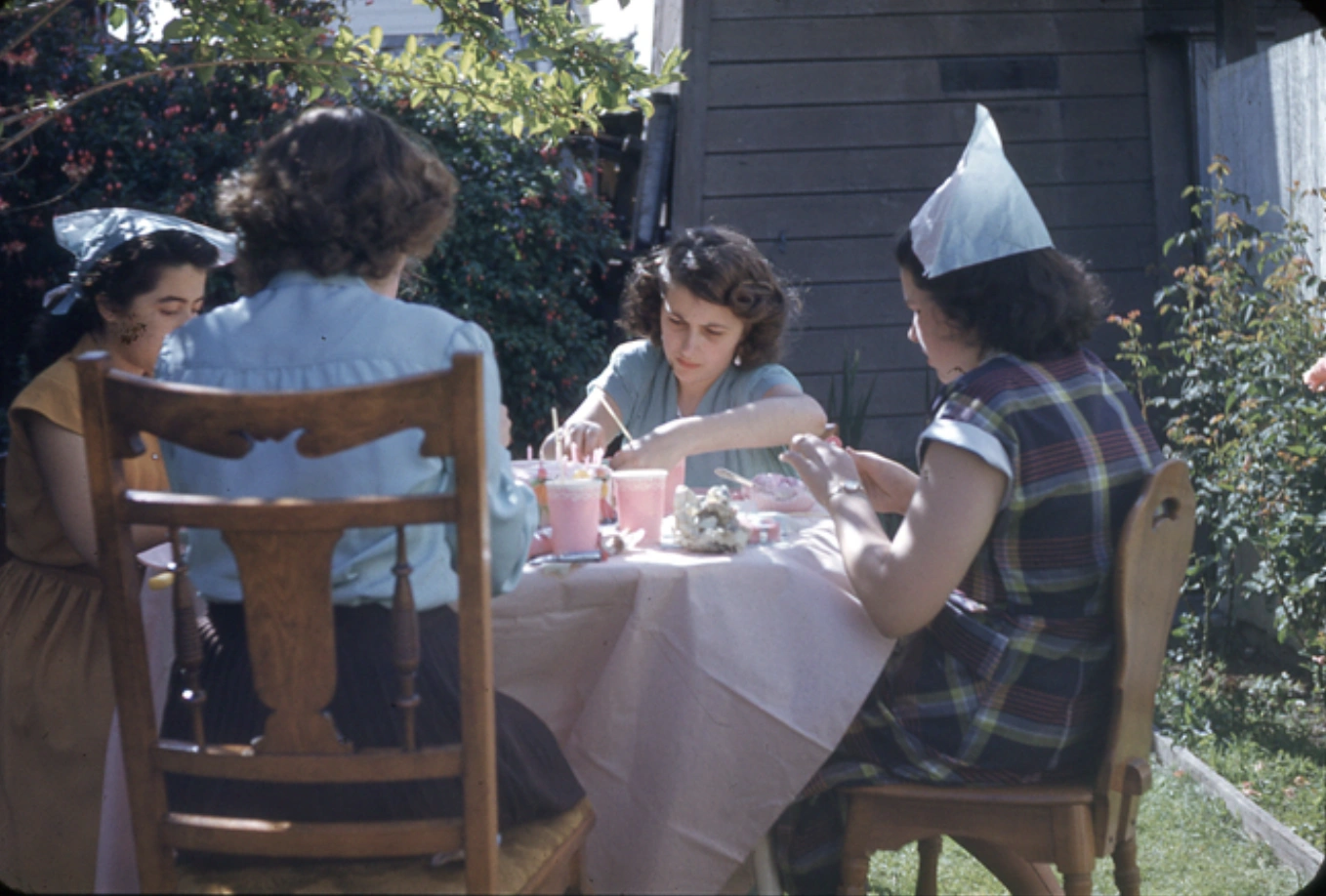 Experience an Enchanting Compilation of 1950s Era Kodachrome Images