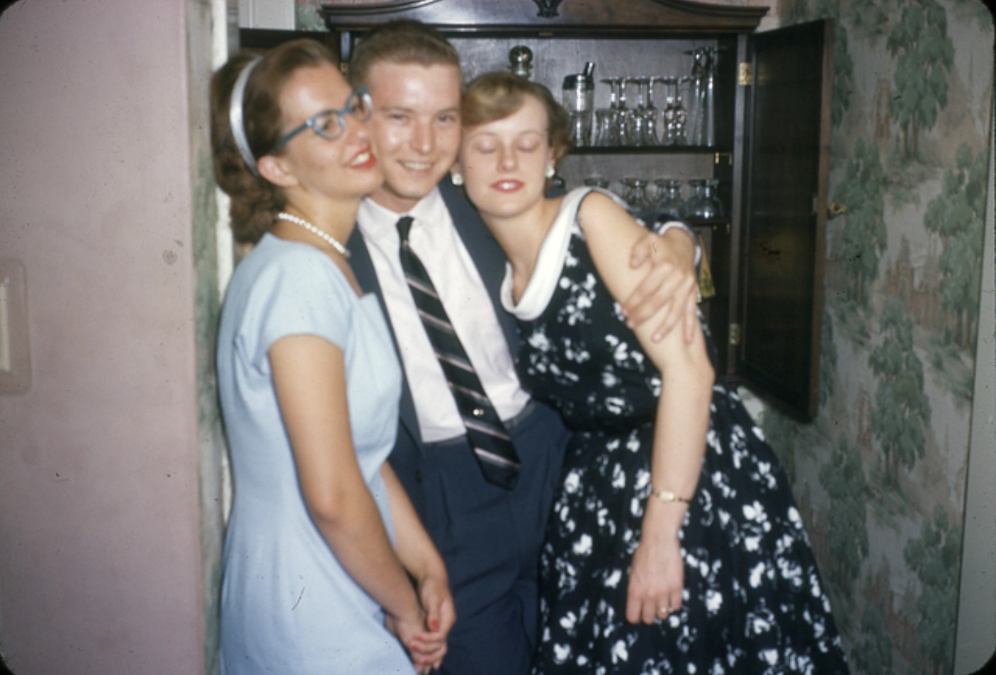 Experience an Enchanting Compilation of 1950s Era Kodachrome Images