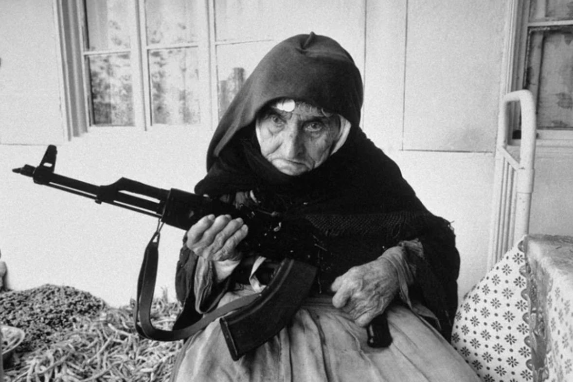 21 Captivating Images from the Past