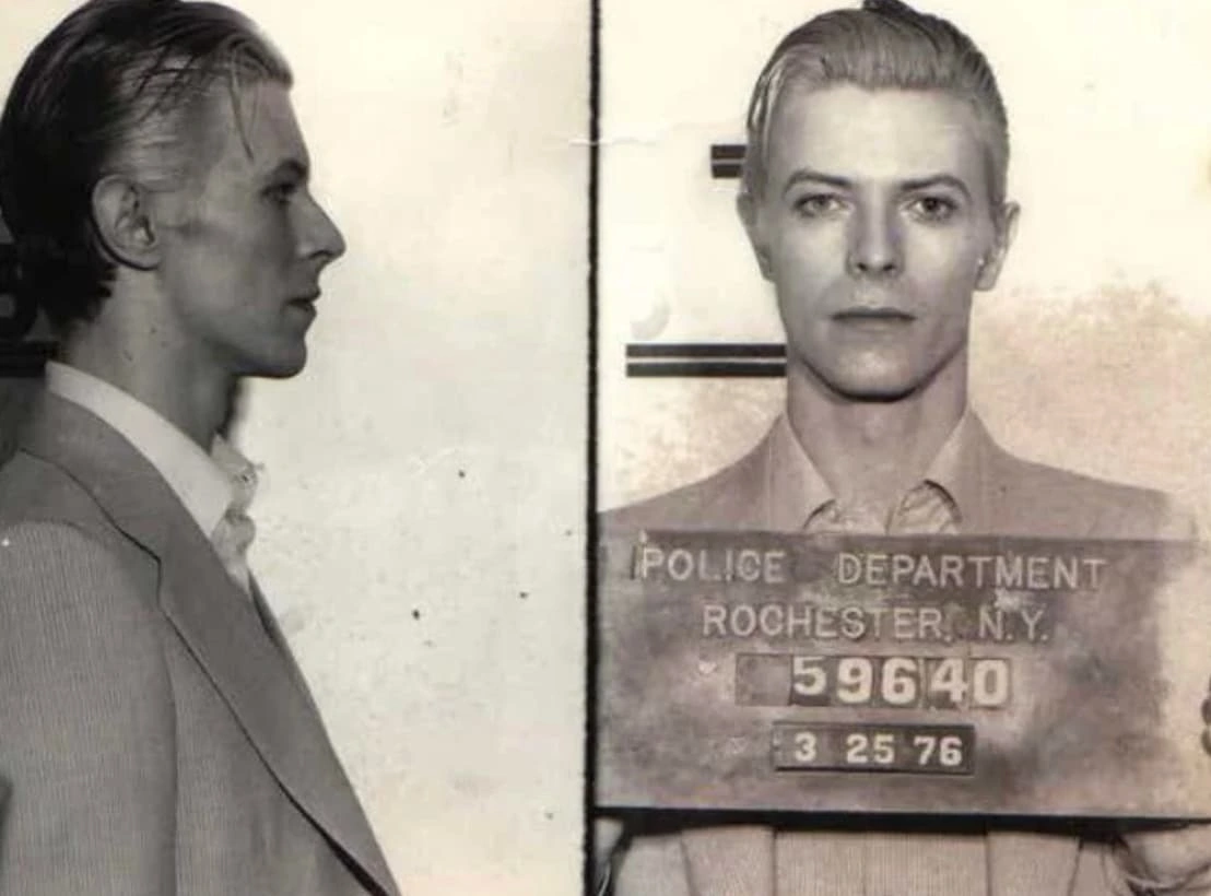 27 Snapshots of the World in 1976: A Visual Journey