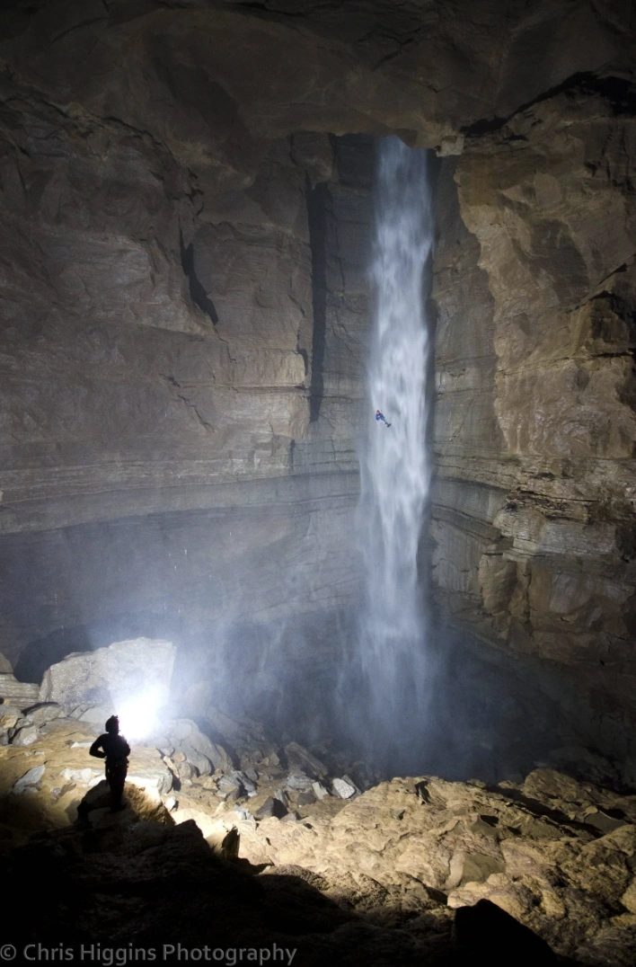 Exploring the Depths: 22 Breathtaking Cave Photos for Experienced Spelunkers