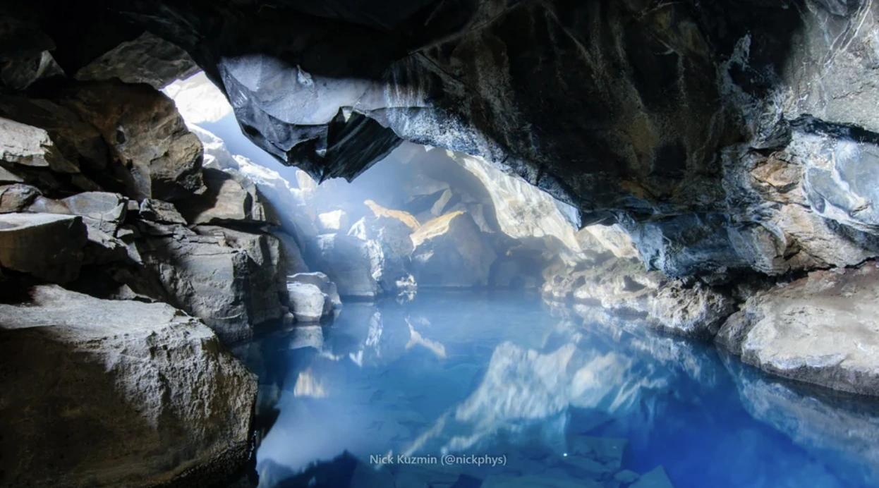 Exploring the Depths: 22 Breathtaking Cave Photos for Experienced Spelunkers