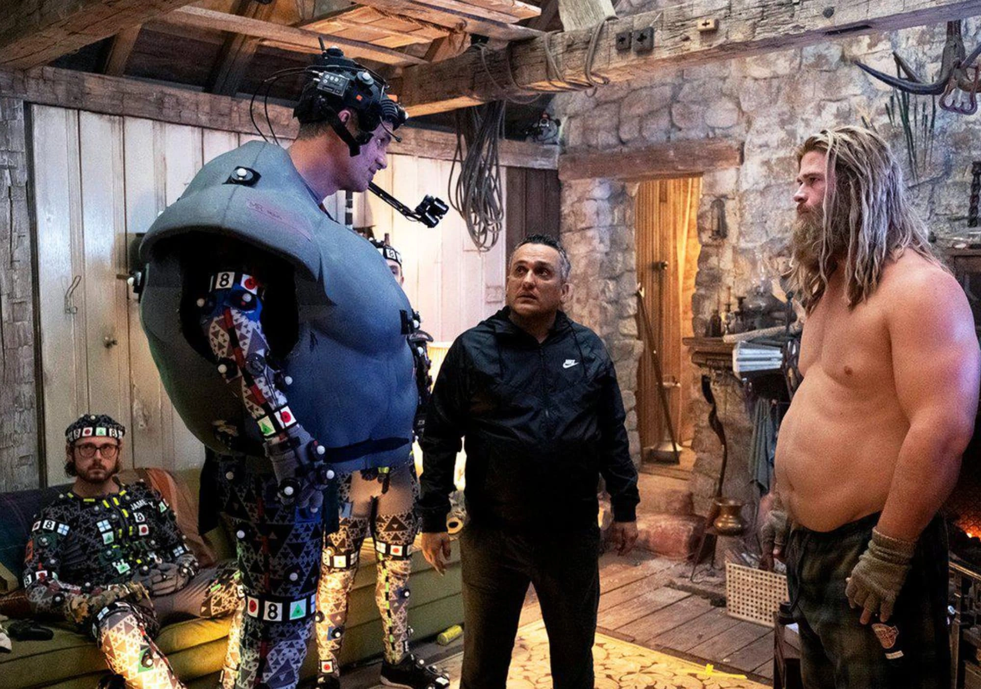 22 Behind-the-Scenes Photos Exposing the Illusion