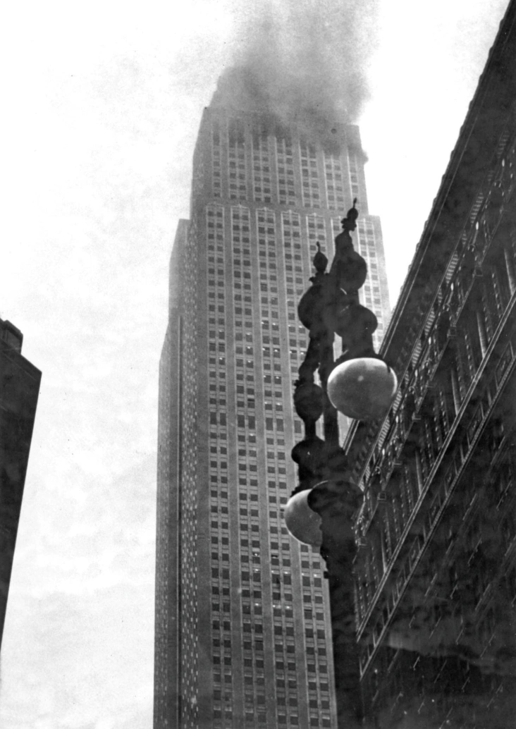 30 Captivating Images from the Historic Moment a Bomber Collided with the Empire State Building