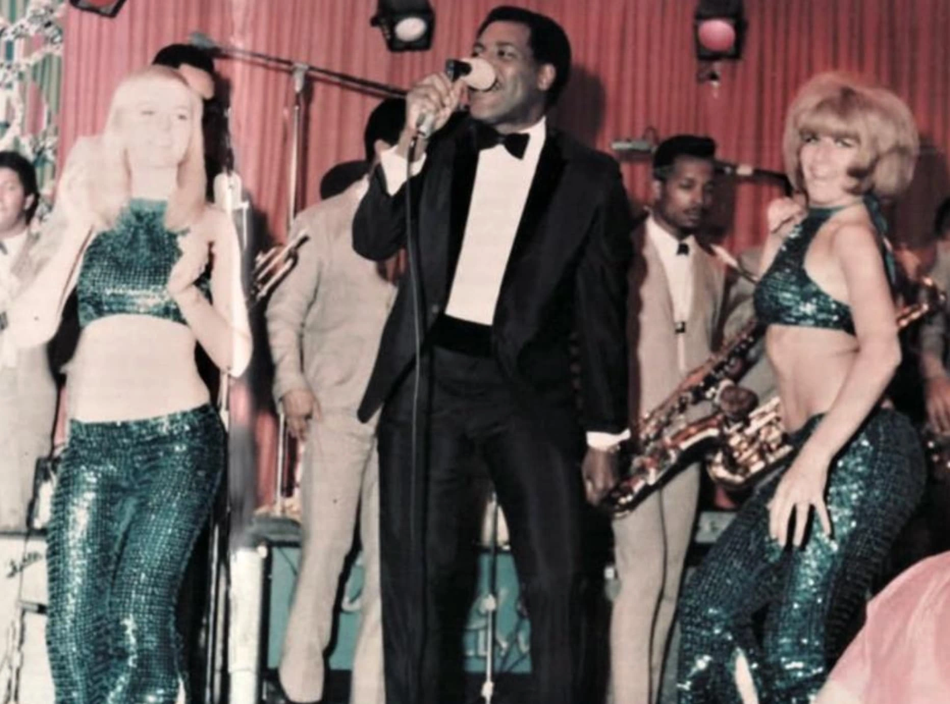 21 Vintage Photos of LA's Iconic Whisky a Go Go Over the Decades: A Boozy Journey