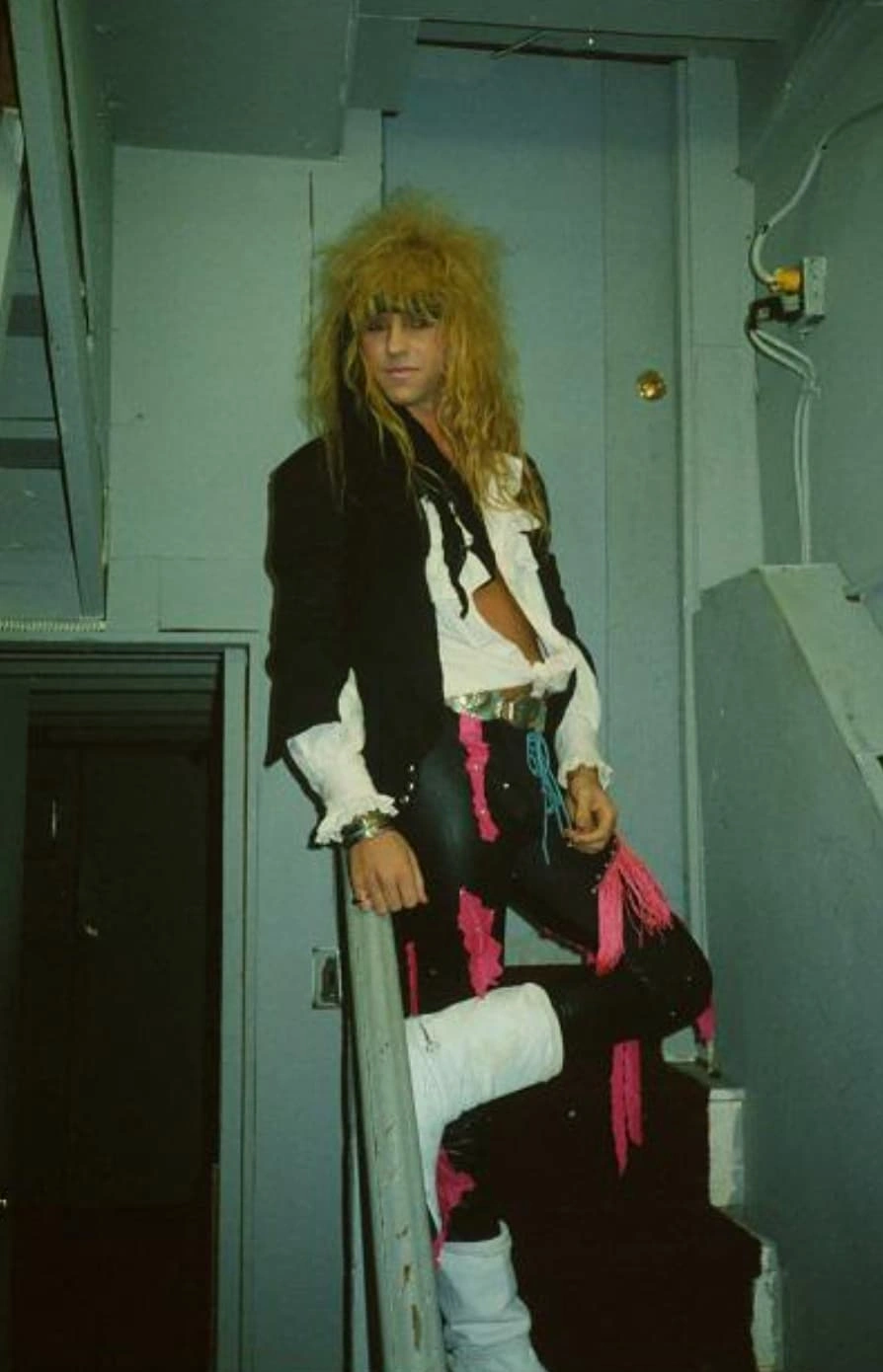 21 Vintage Photos of LA's Iconic Whisky a Go Go Over the Decades: A Boozy Journey