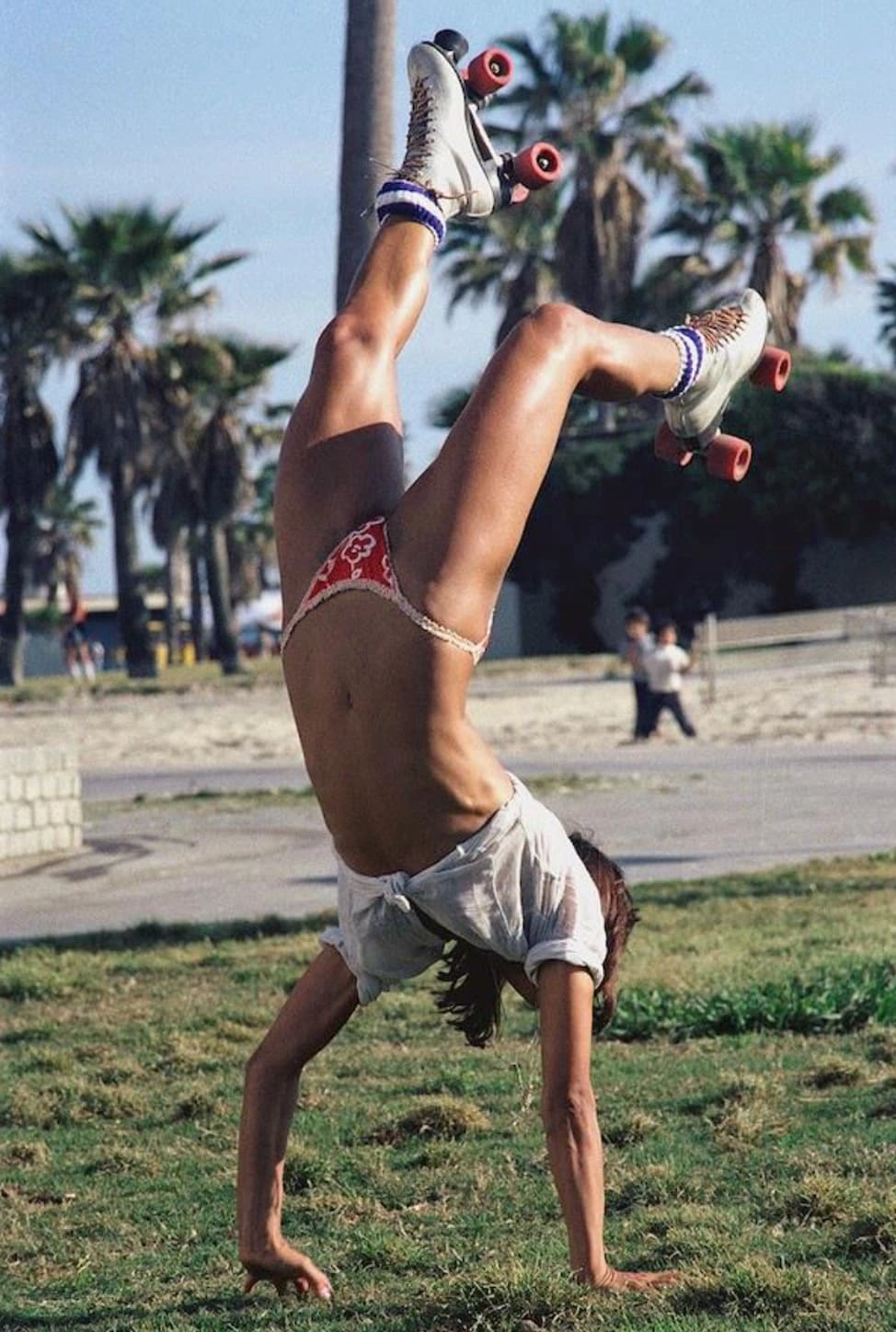 Capturing the Vibrant Spirit of Venice Beach, California in the '70s and '80s: 21 Radically Cool Photos