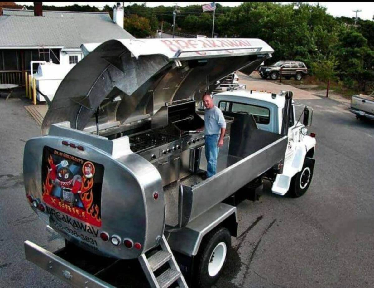 Midweek Mix: 48 Entertaining Images, Memes, and Tweets to Brighten Your Snowy Day