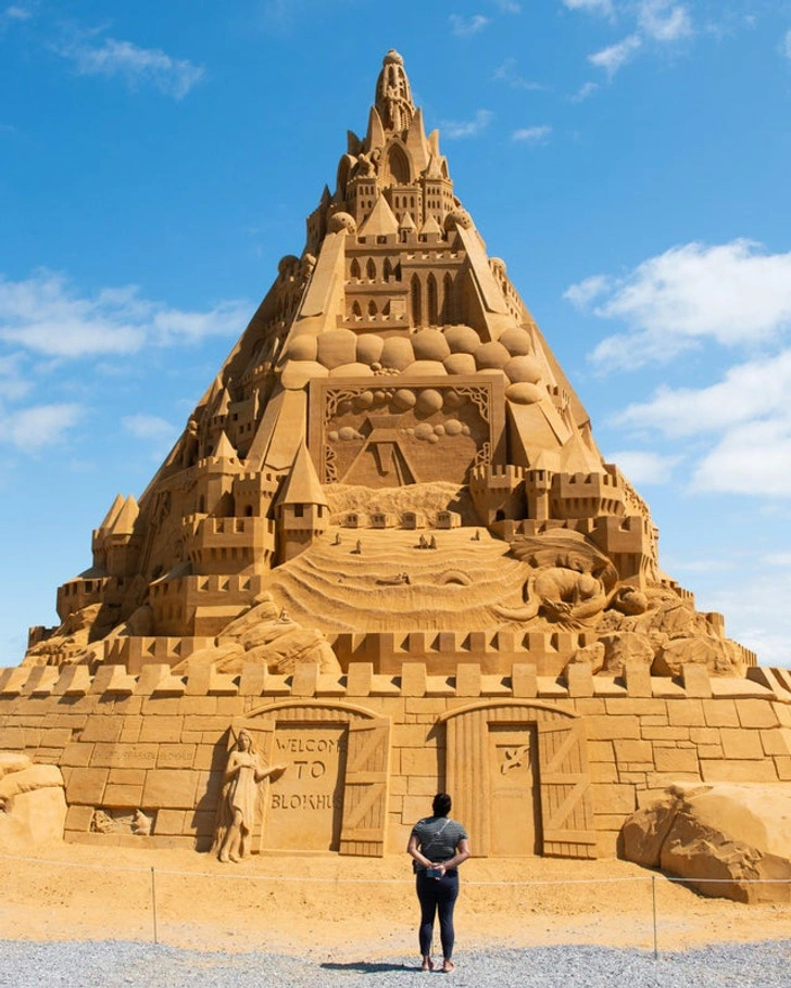 40 Oversized Editions of Everyday Objects