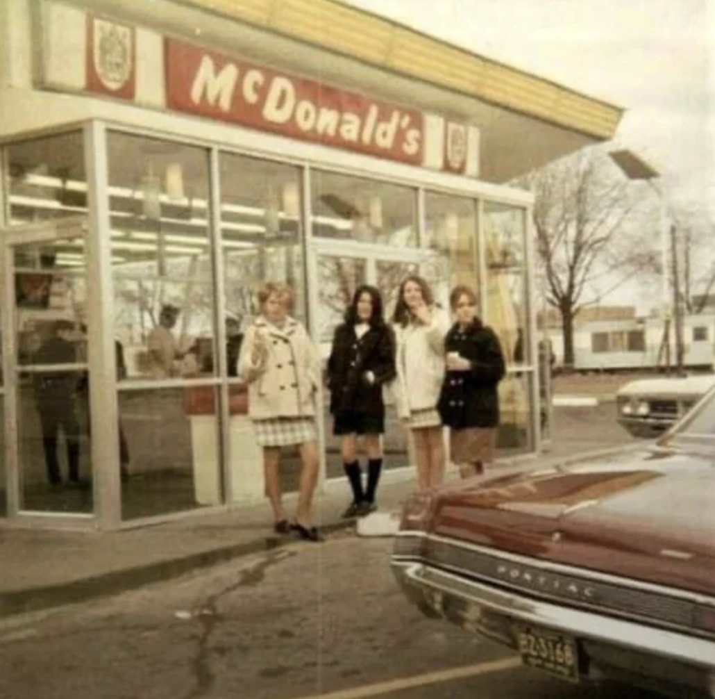 22 Images Transporting You Back in Time: A Glimpse Into History's Time Capsule