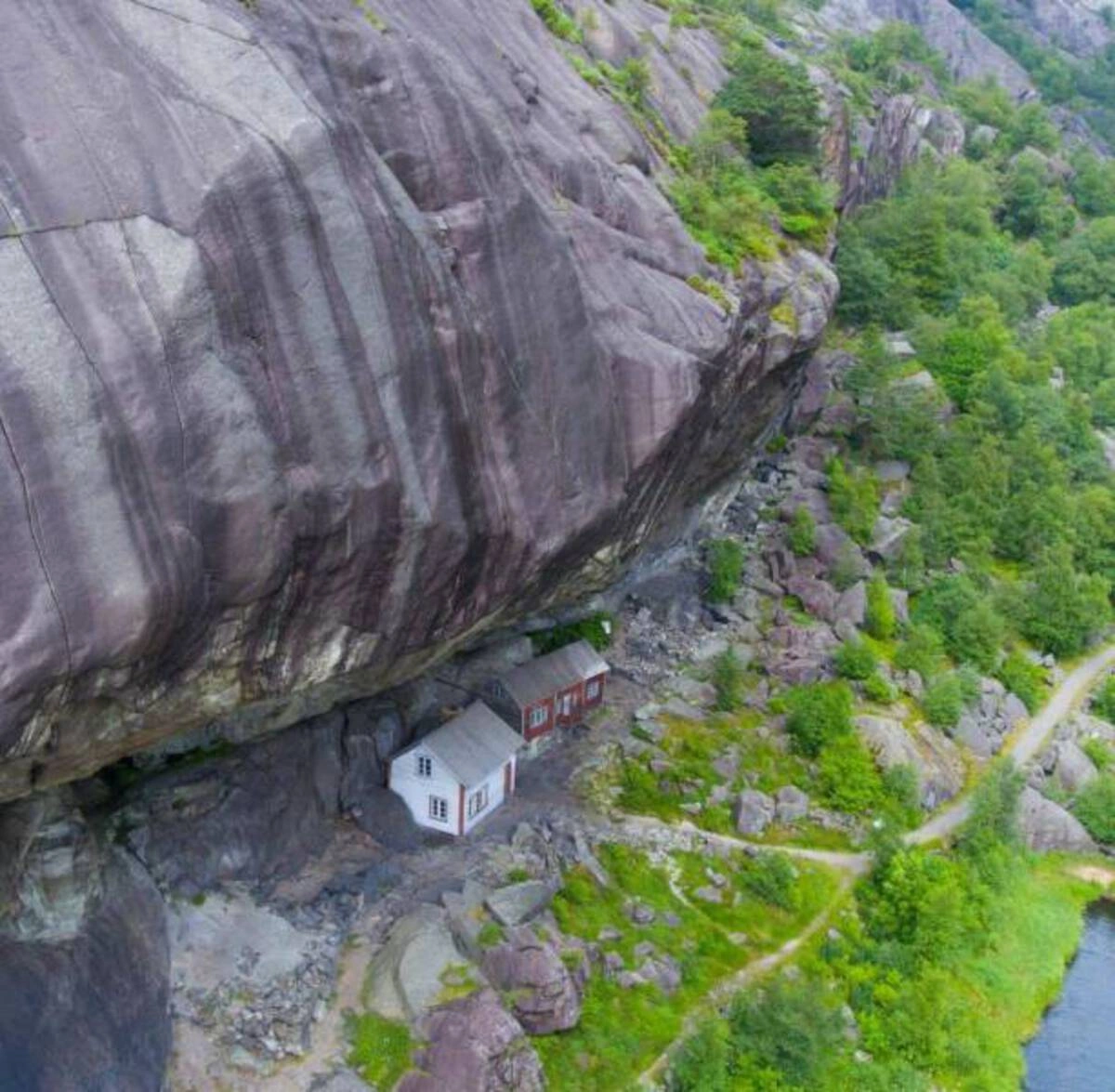 42 Captivating Midday Images Just for You