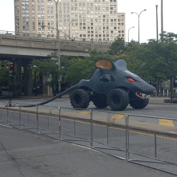 41 Insane Car Modifications Spotted During the Commute