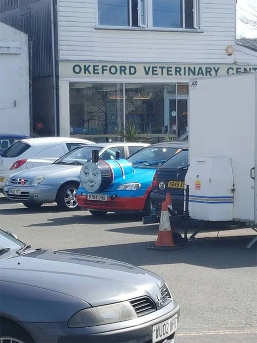 41 Insane Car Modifications Spotted During the Commute