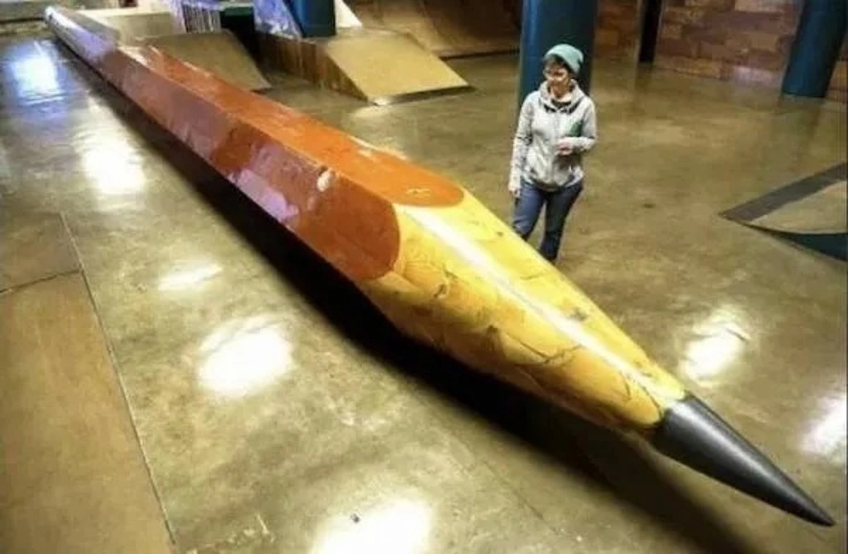 30 Oversized Objects That Defy Logic