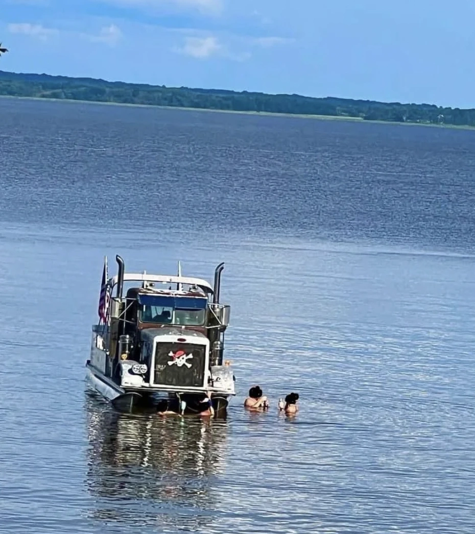 23 Crafty Experts and Their Outrageous Rides