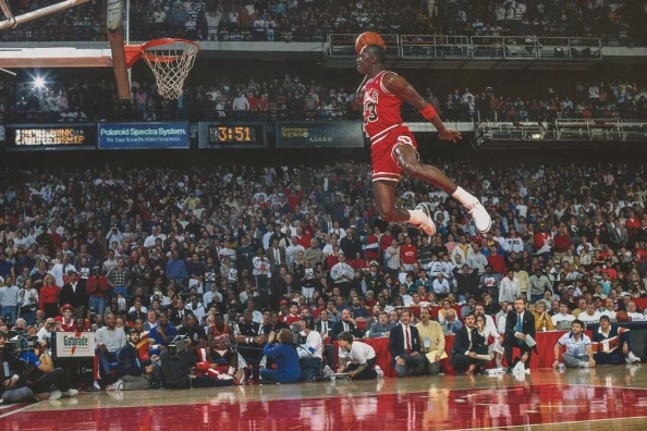 Thursday Morning Delight: 27 Unique Images and Memes for Discerning Individuals