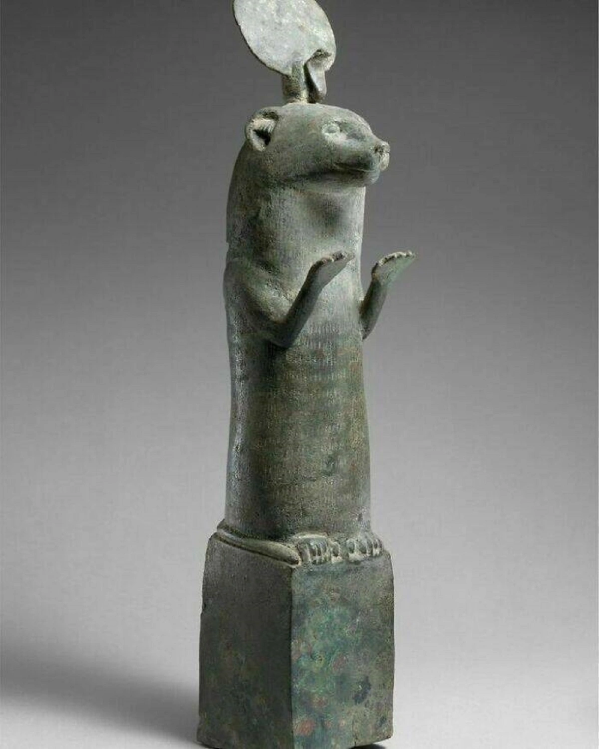 Timeless Treasures: 44 Remarkable Relics of History